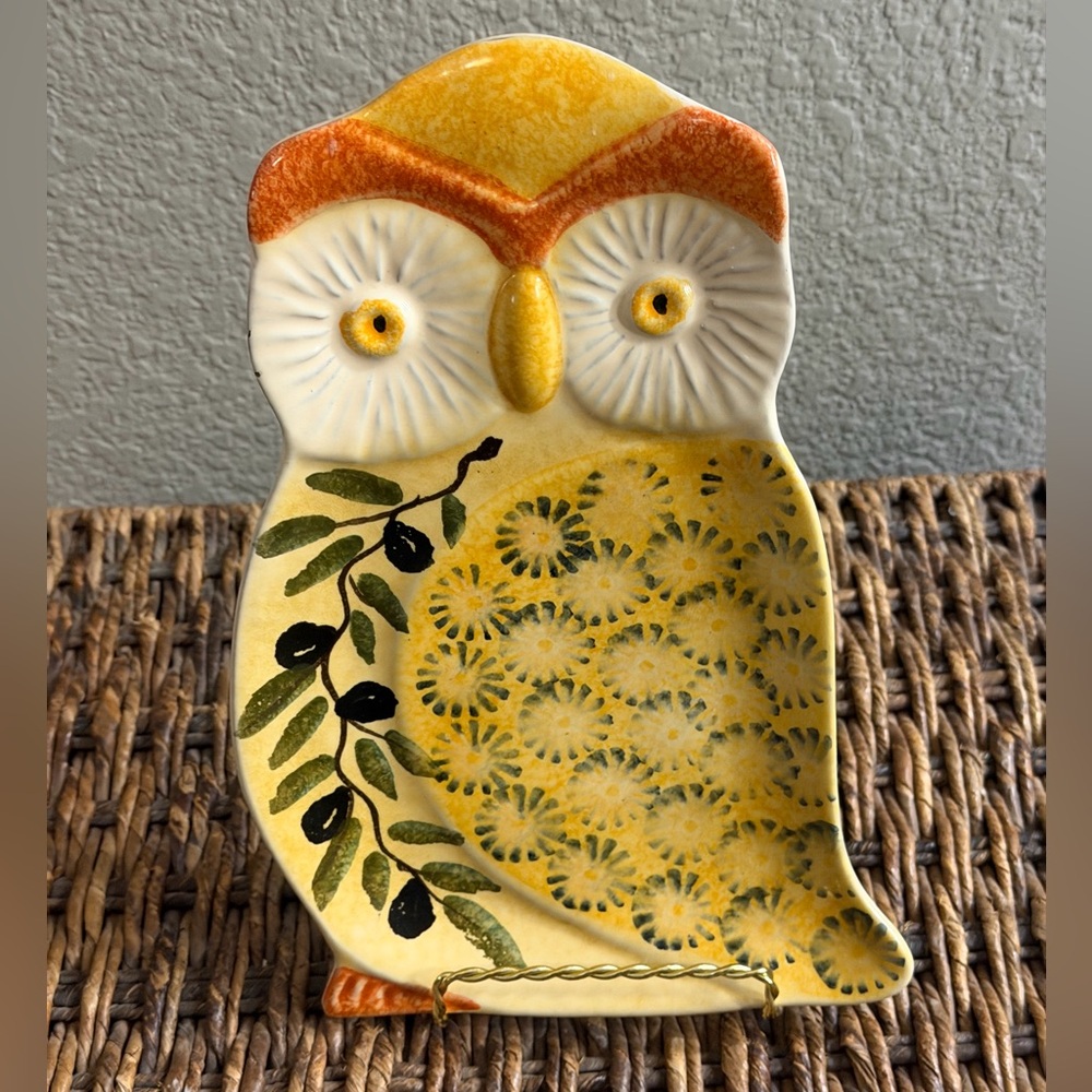 Set Of 2 Vintage Italian Made Ceramic Owl Yellow and Orange Decorative Plates